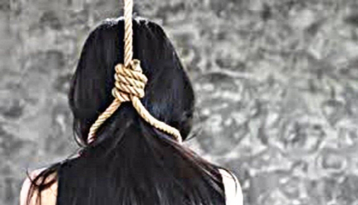 बदायूं मे शमां ने की आत्महत्या
