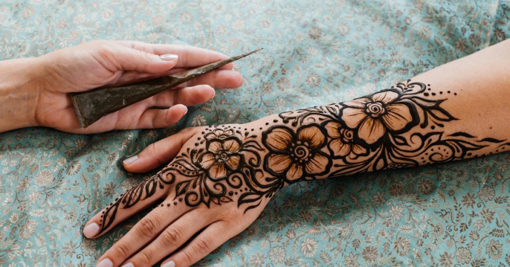 latest Floral mehndi design
